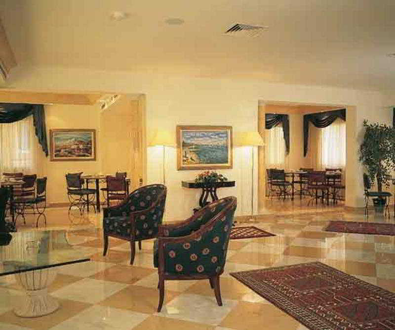 Rawche Universal Apartments Beirut Exteriör bild