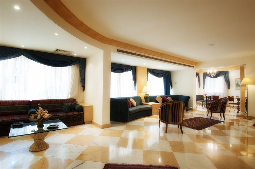 Rawche Universal Apartments Beirut Exteriör bild