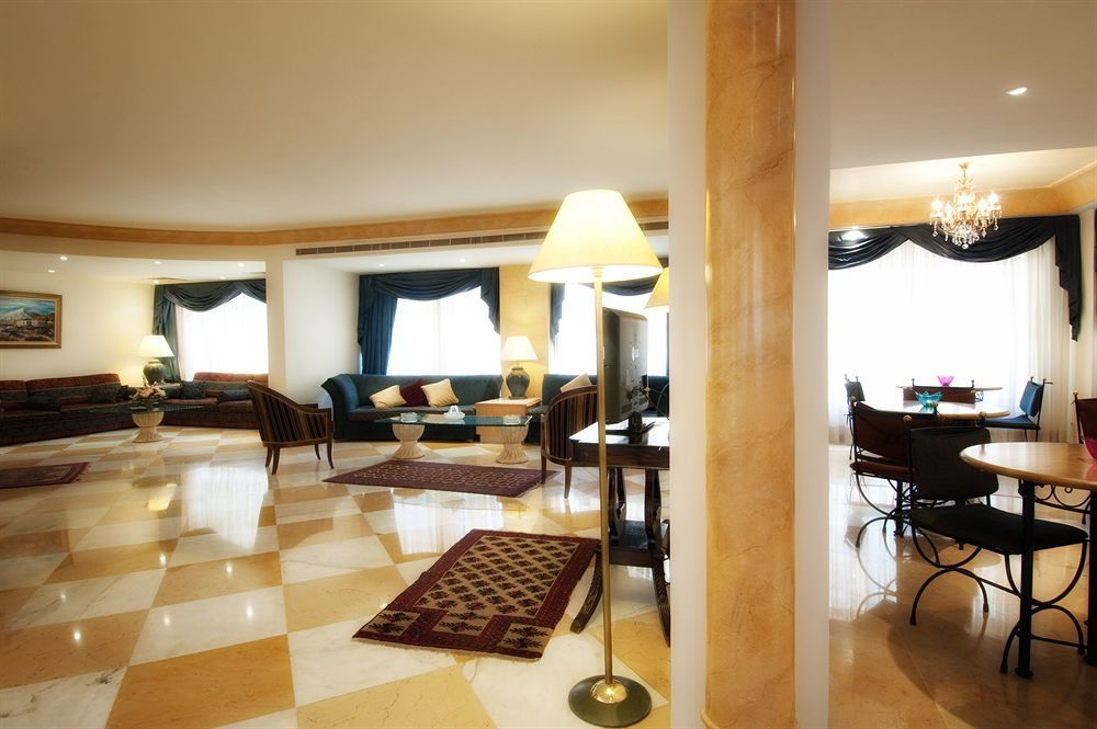 Rawche Universal Apartments Beirut Exteriör bild