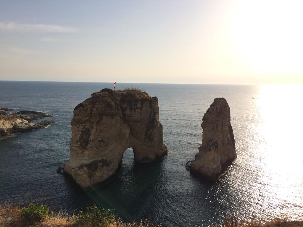 Rawche Universal Apartments Beirut Exteriör bild
