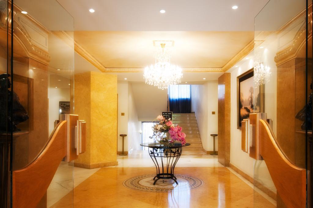 Rawche Universal Apartments Beirut Exteriör bild
